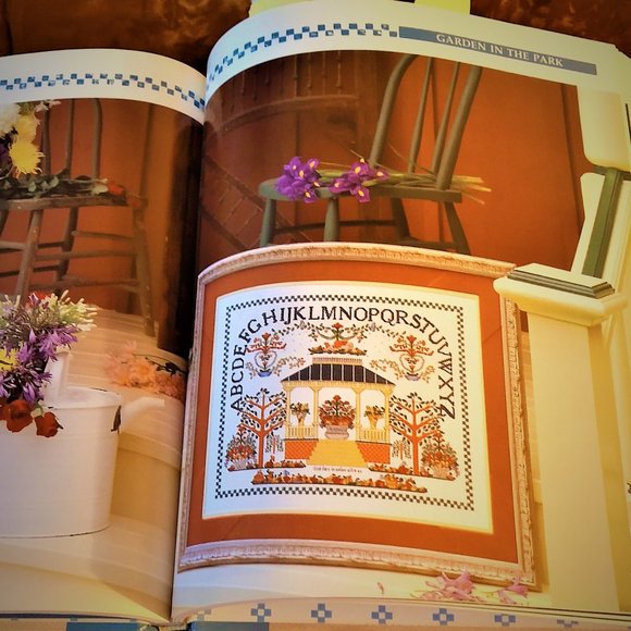 COUNTRY CROSS-STITCH DESIGNS -ELLEN STOUFFER 1990 - Picture 9 of 16